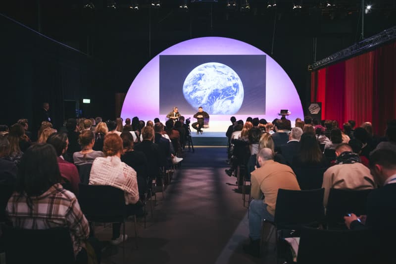 Meeting in Stockholm Business meeting and networking in Stockholm.